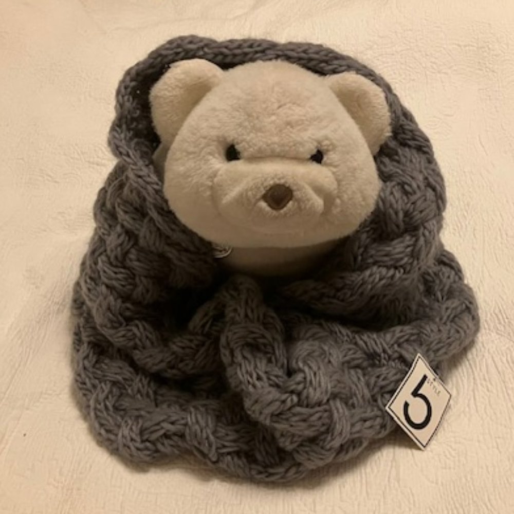 Thick Gray Knitted Eternity Scarf - NWT